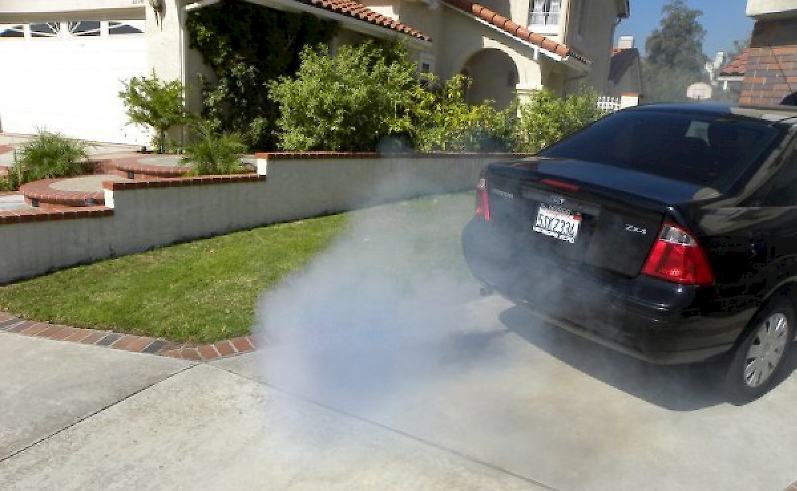 Причины выделения синего дыма дизельного двигателя